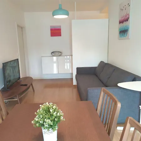 Lisbon Apartment -Free Parking דירה