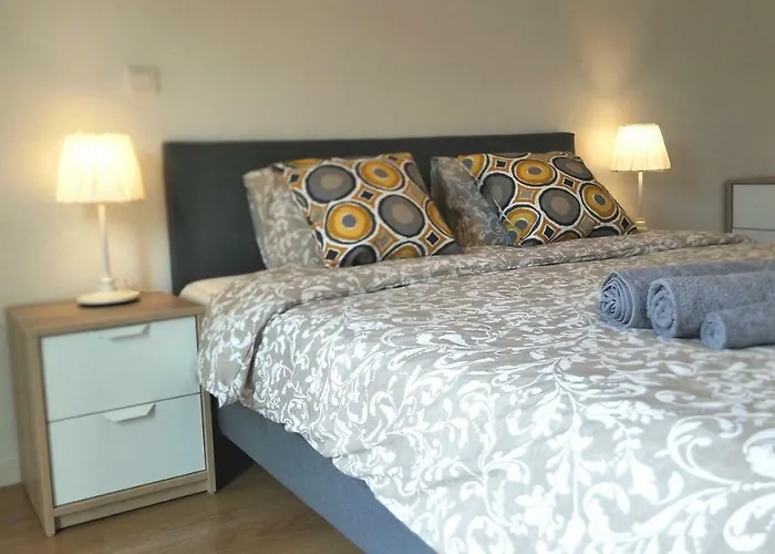 Lisbon Apartment -Free Parking ליסבון