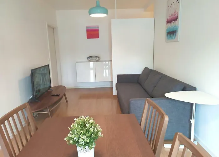 Lisbon Apartment -Free Parking דירה