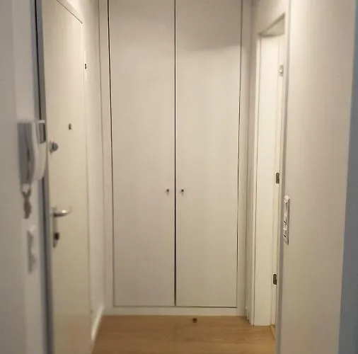 Lisbon Apartment -Free Parking ליסבון